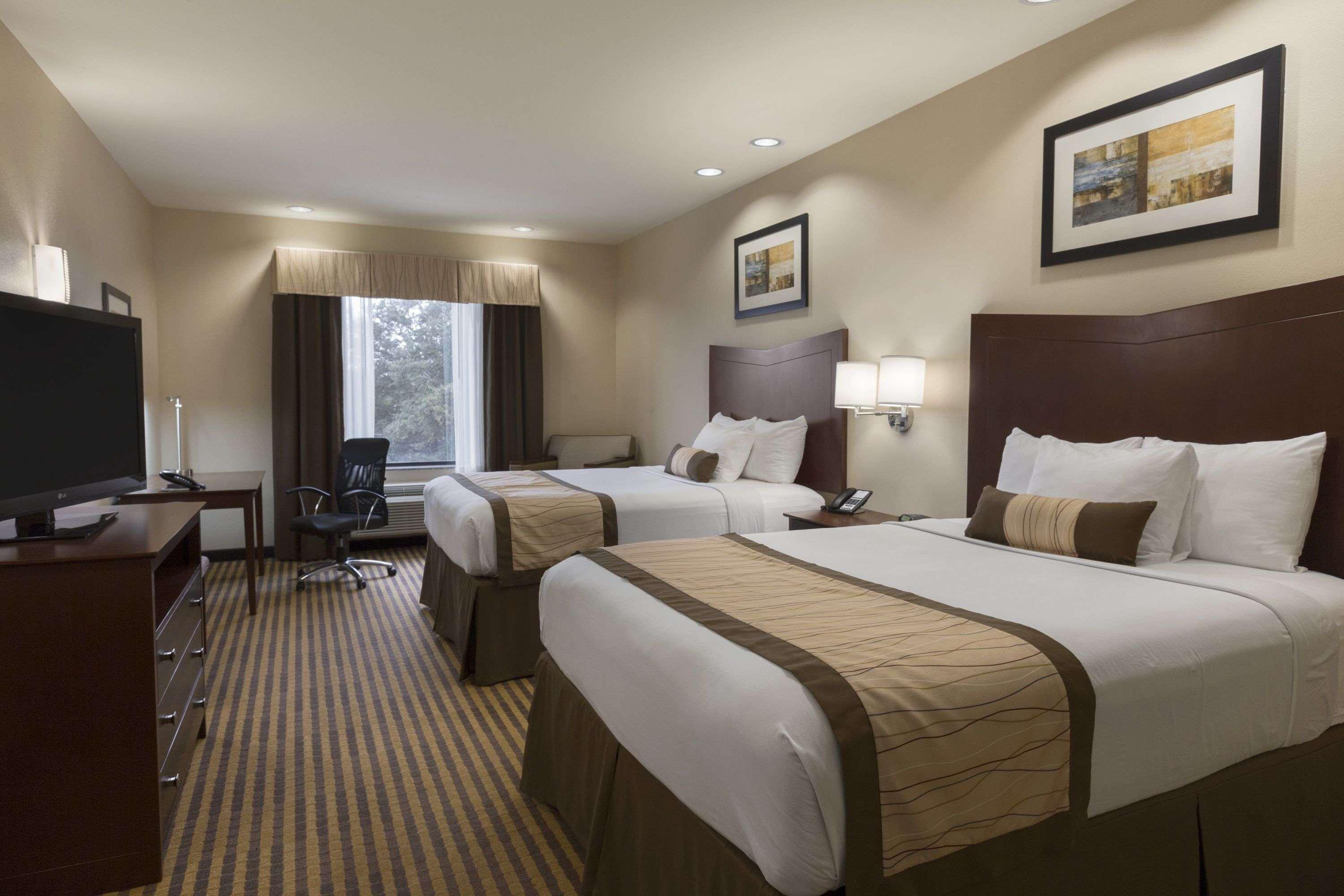 Baymont By Wyndham Victoria Hotel Exterior photo